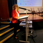 Przy mikrofonie Zastępca Dyrektora Biblioteki Śląskiej ds. Książnicy dr Magdalena Madejska