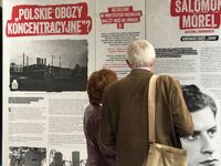 Uczestnicy wernisażu wystawy Trauma Pokoleń.