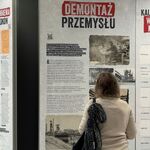 Uczestnicy wernisażu wystawy Trauma Pokoleń.